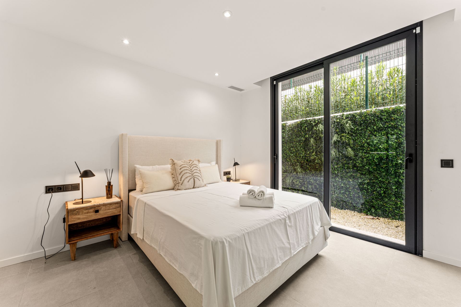 Villa Belle - Frontline Golf Home in El Paraiso