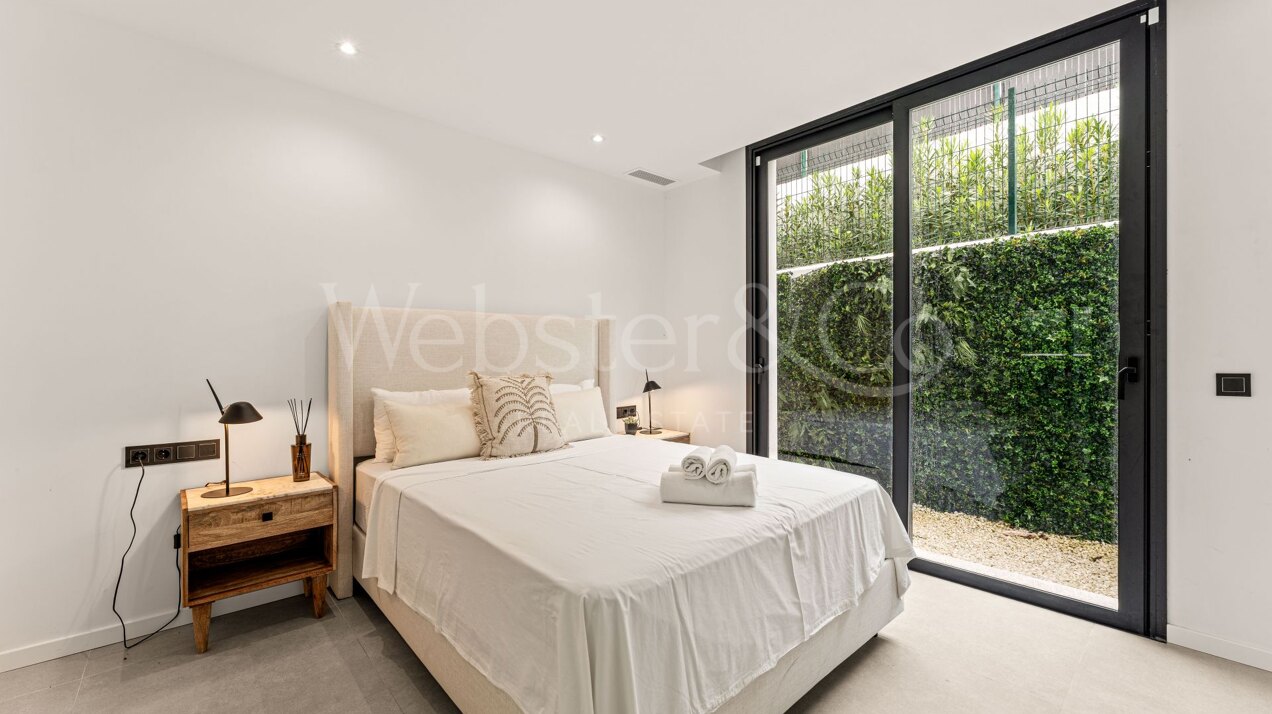 Villa Belle - Frontline Golf Home in El Paraiso