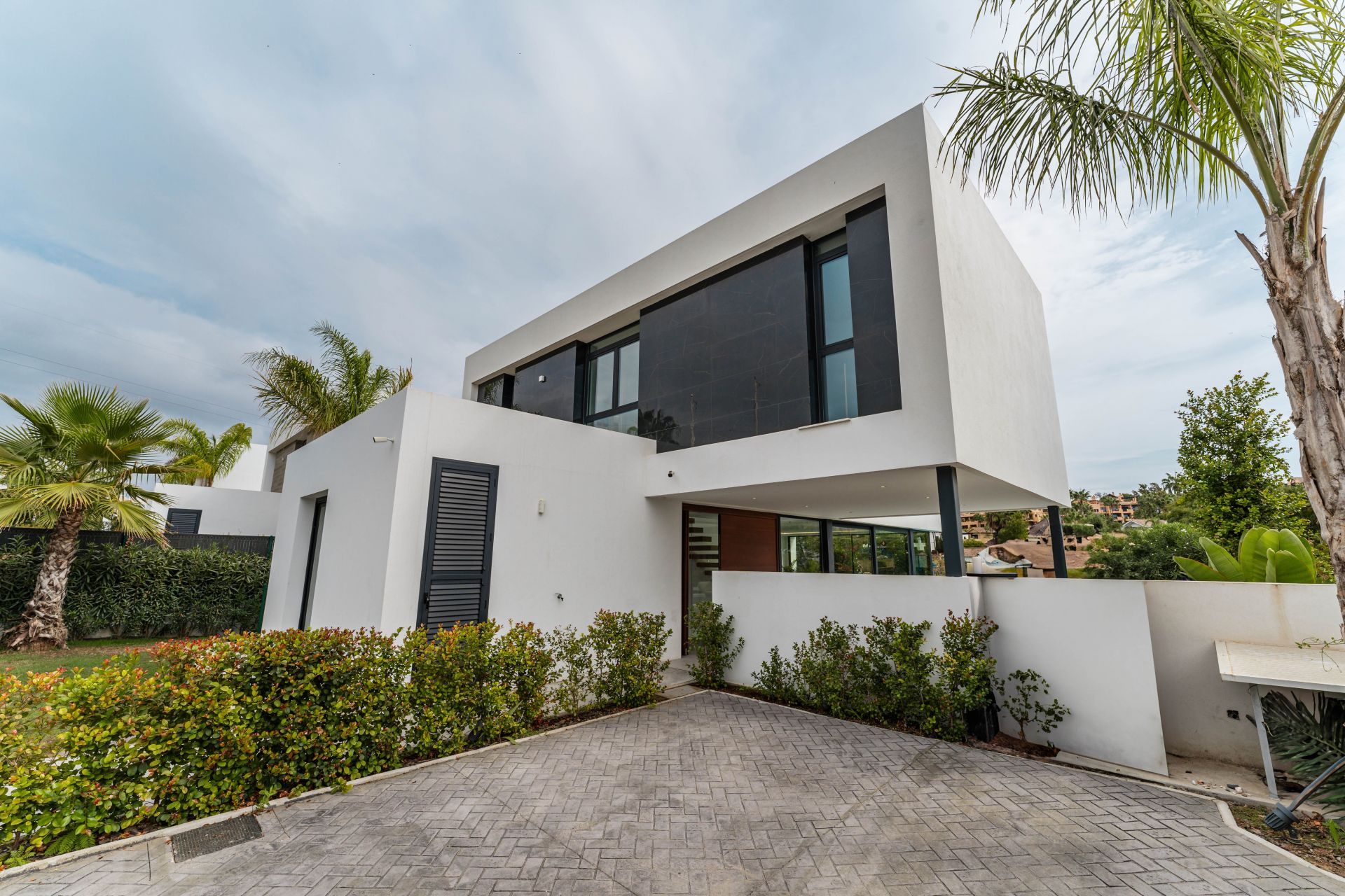 Villa Belle - Frontline Golf Home in El Paraiso