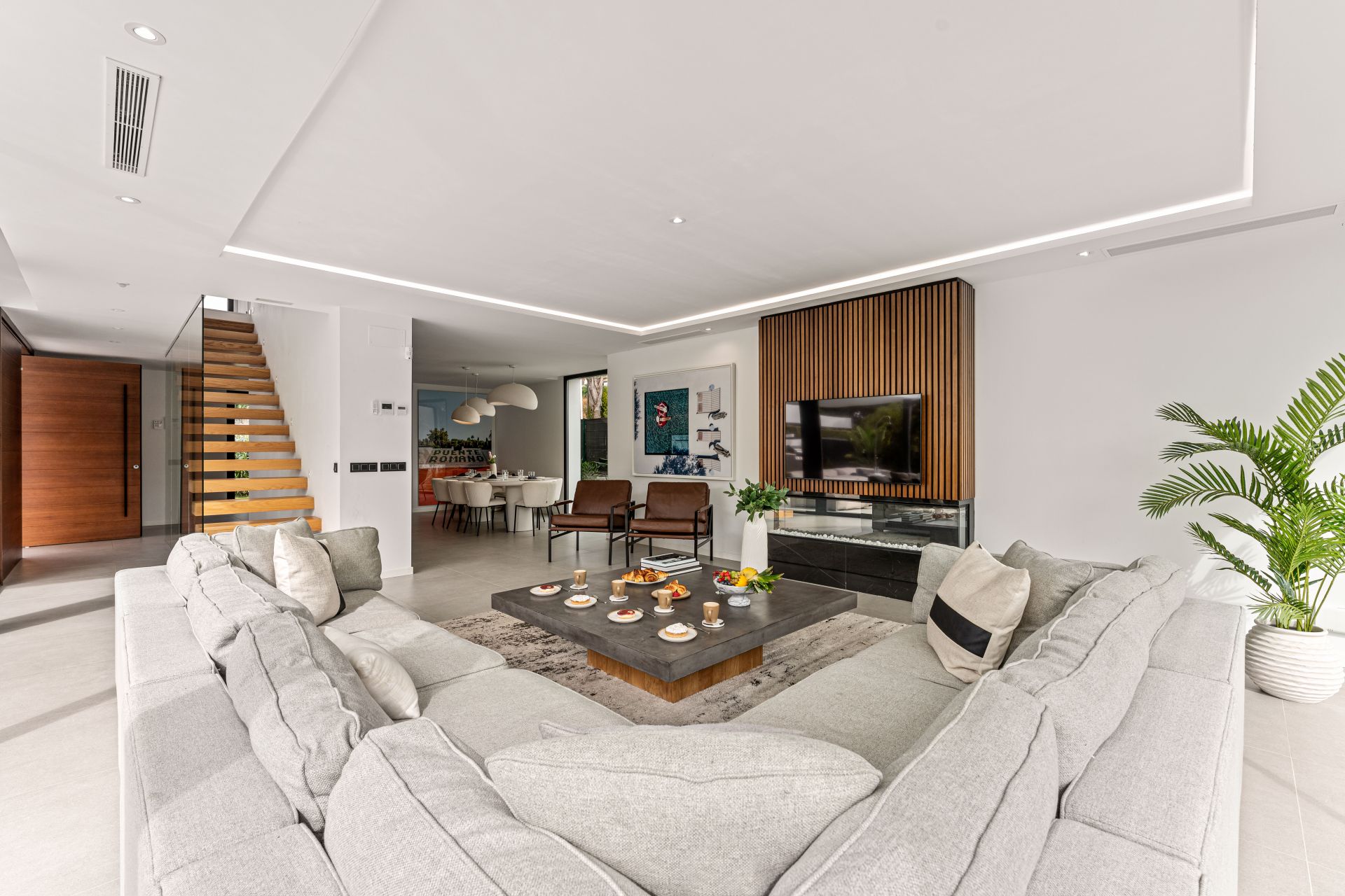 Villa Belle - Frontline Golf Home in El Paraiso
