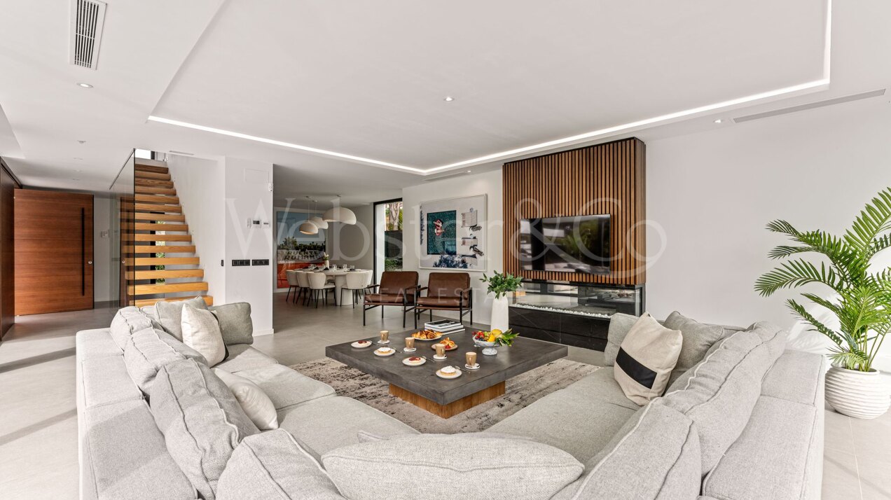 Villa Belle - Frontline Golf Home in El Paraiso