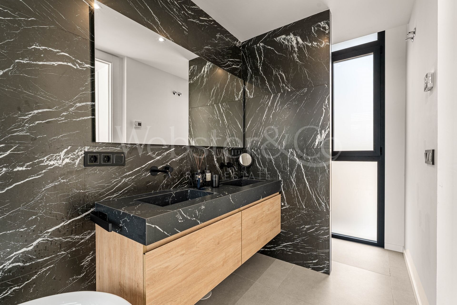 Villa Belle - Frontline Golf Home in El Paraiso