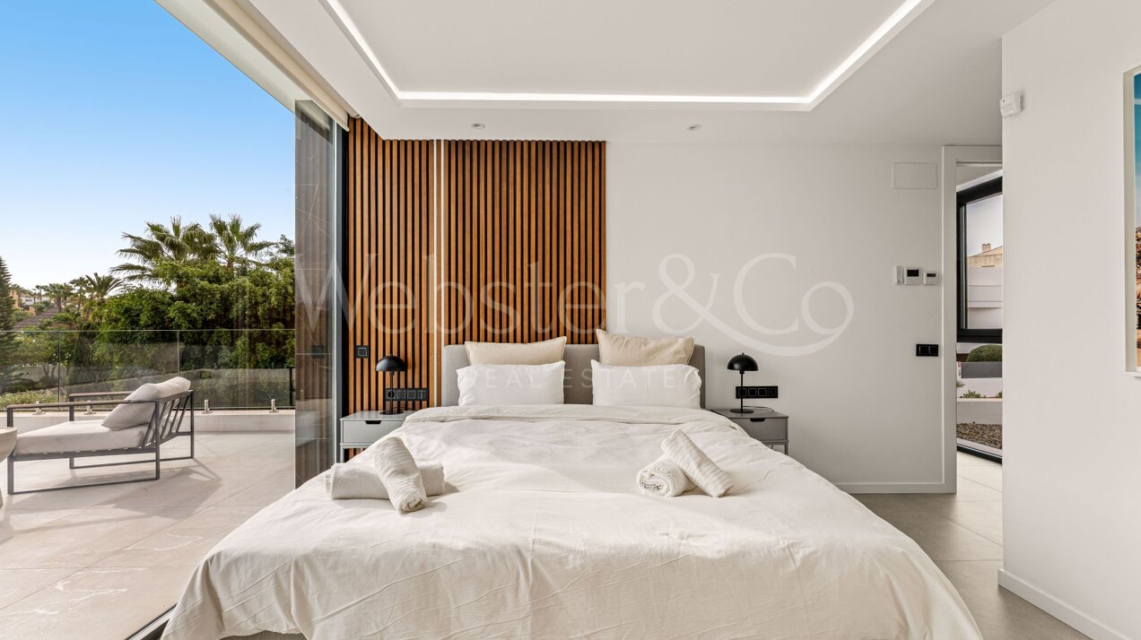 Villa Belle - Frontline Golf Home in El Paraiso