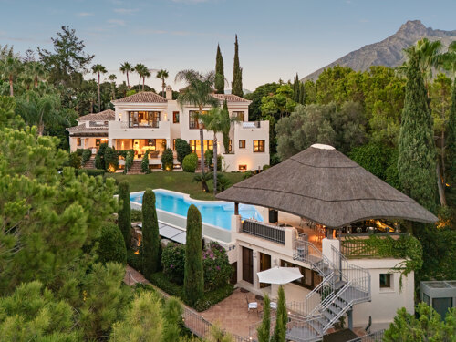 Property Highlights:- Luxury villa Marbella- Golden Mile location- Six spacious bedrooms- Private guest apartment- Heated saltwater pool- Panoramic sea views- Smart home system- Modern gym & cinema- Outdoor kitchen & BBQ- Secure gated estate