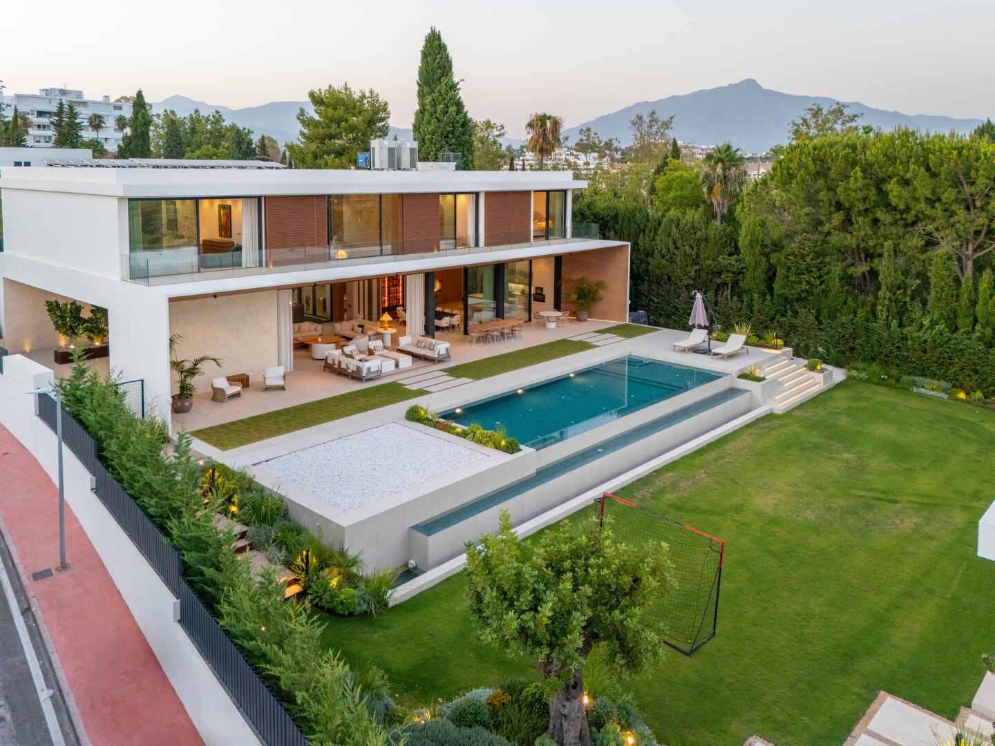 Guadalmina 720 - Luxury Villa in Guadalmina Alta