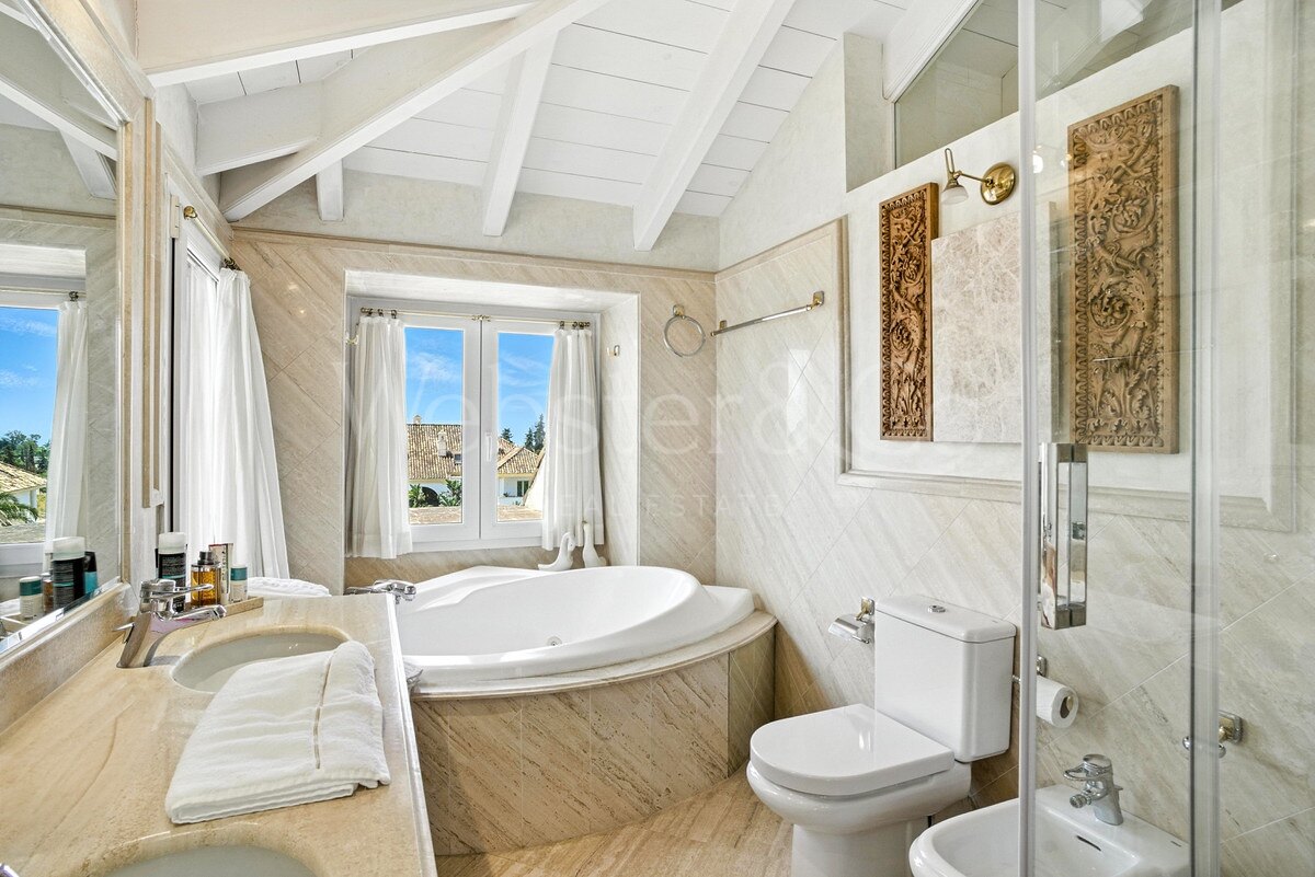 Penthouse Monte - Andalucian Luxury in Marbella