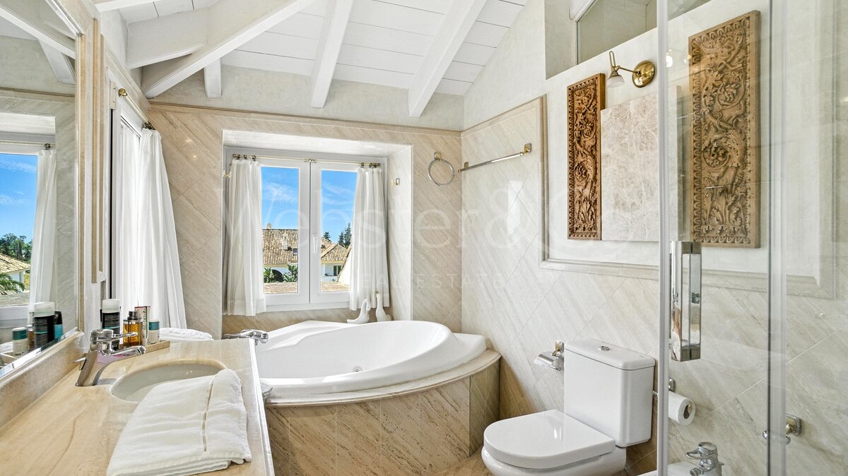 Penthouse Monte - Andalucian Luxury in Marbella