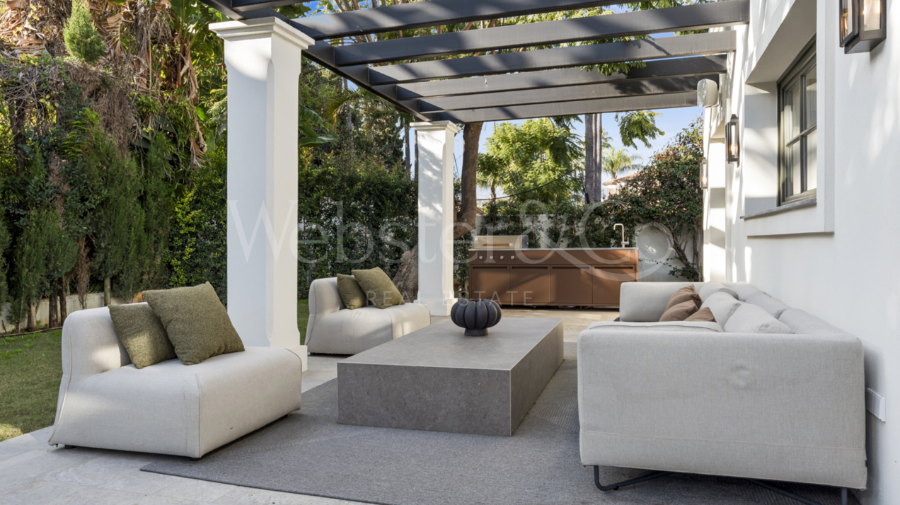 Villa Oasis - French Architecture in Golf Valley