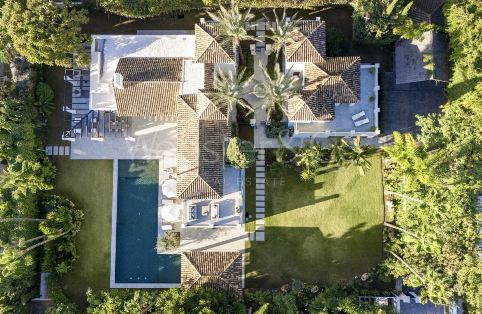 Villa Oasis - French Architecture in Golf Valley