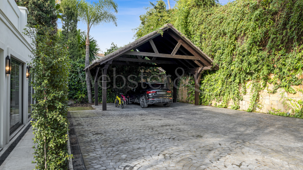 Villa Oasis - French Architecture in Golf Valley