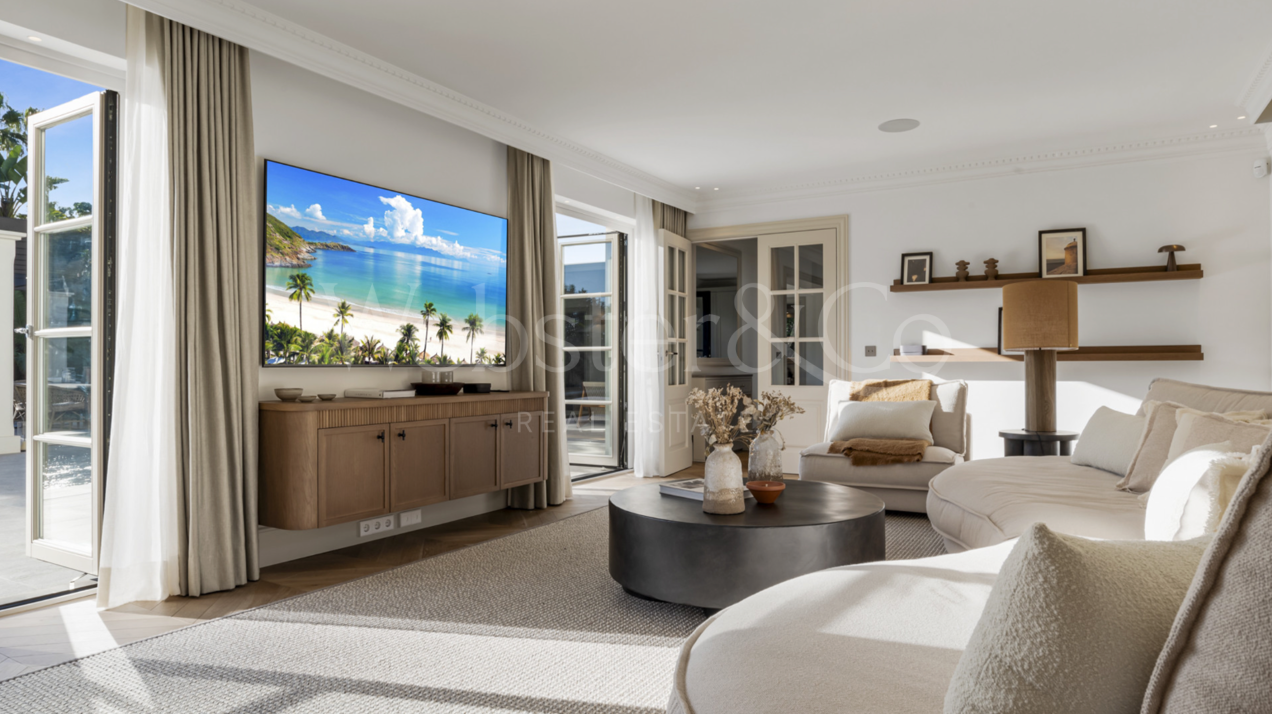 Villa Oasis - French Architecture in Golf Valley