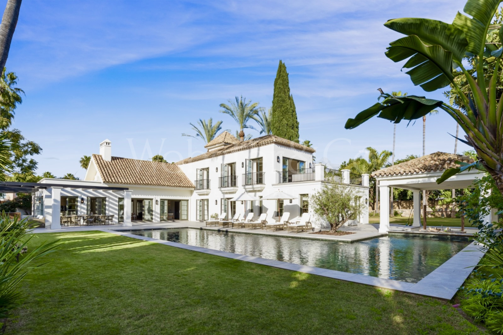 Villa Oasis - French Architecture in Golf Valley