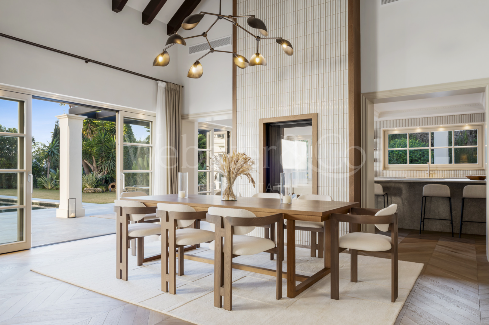 Villa Oasis - French Architecture in Golf Valley