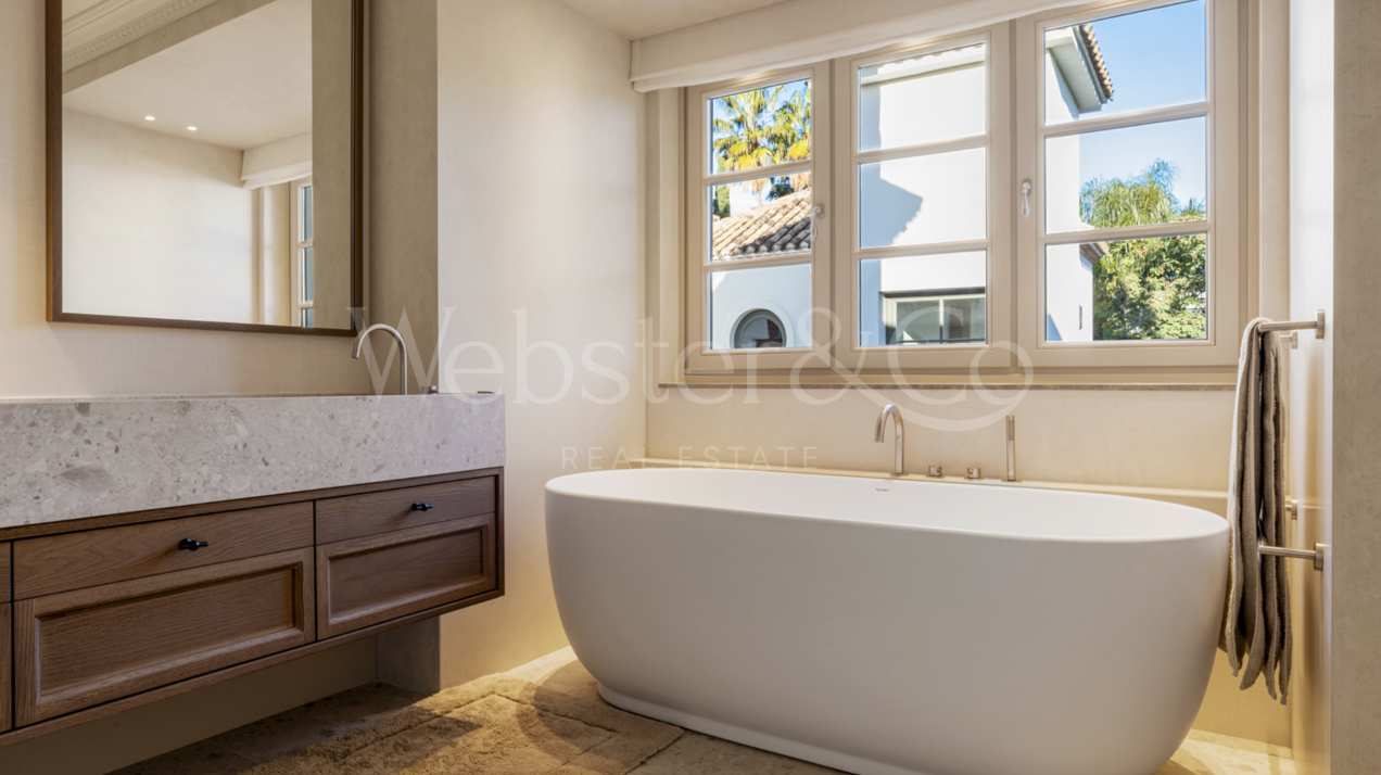 Villa Oasis - French Architecture in Golf Valley