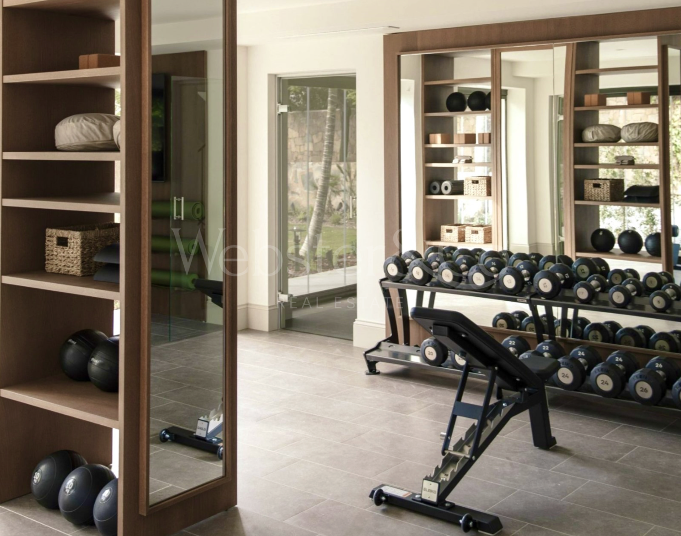 Villa Oasis - French Architecture in Golf Valley