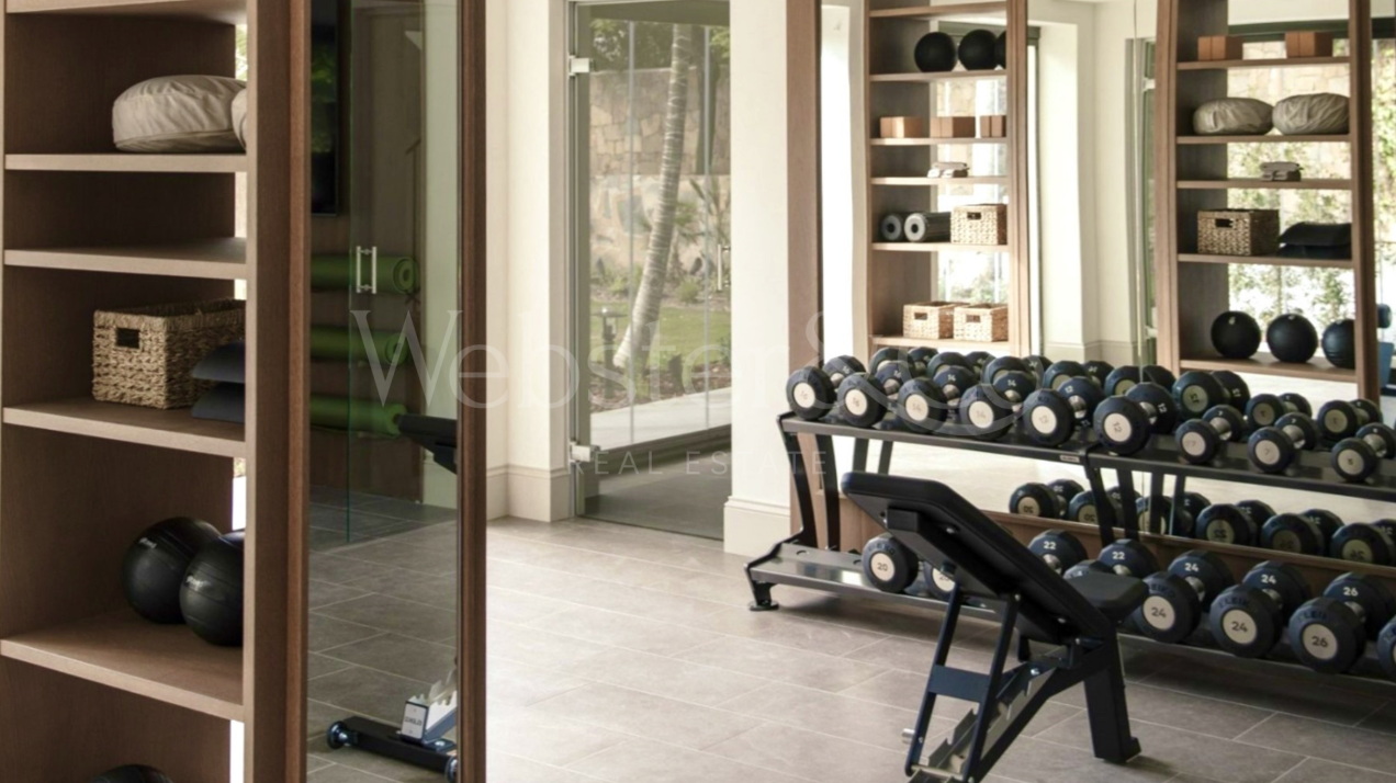 Villa Oasis - French Architecture in Golf Valley