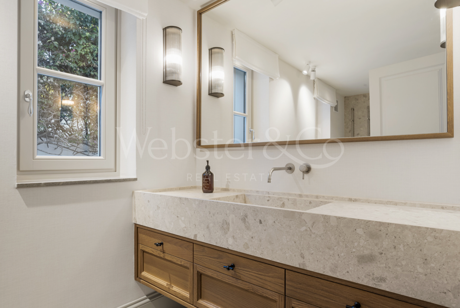 Villa Oasis - French Architecture in Golf Valley