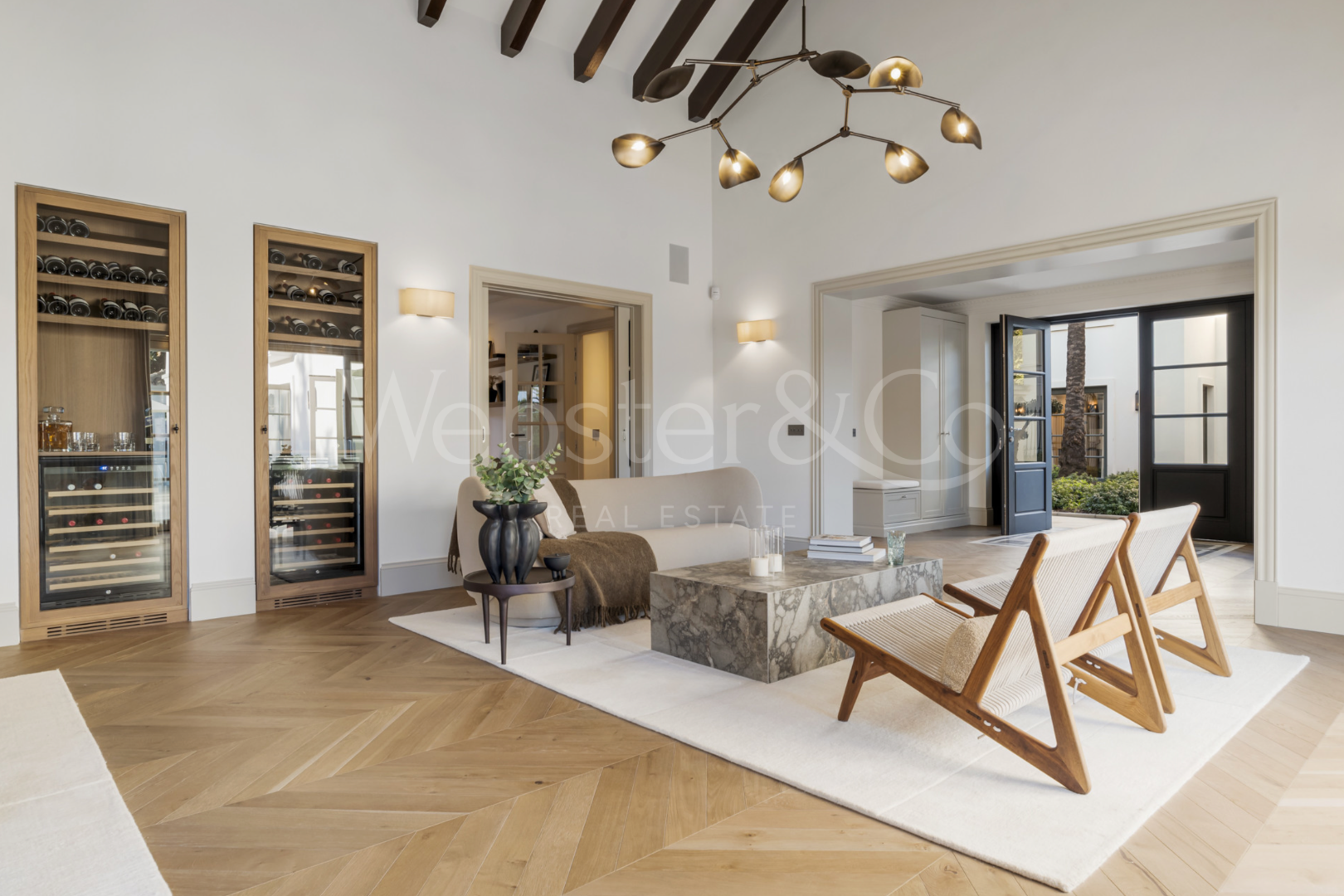 Villa Oasis - French Architecture in Golf Valley