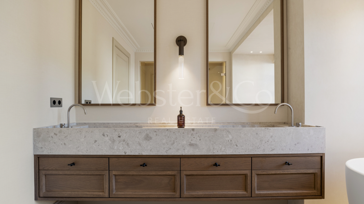 Villa Oasis - French Architecture in Golf Valley