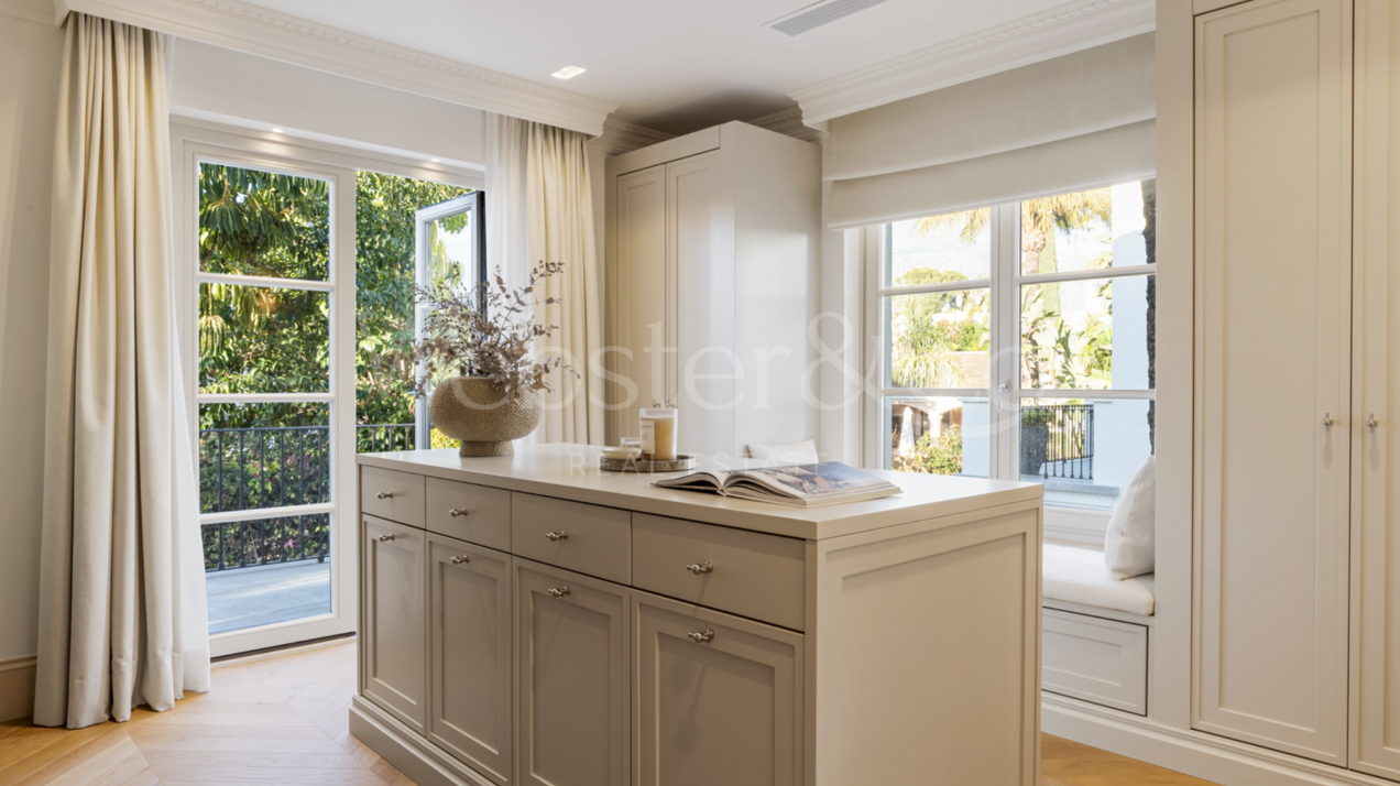 Villa Oasis - French Architecture in Golf Valley