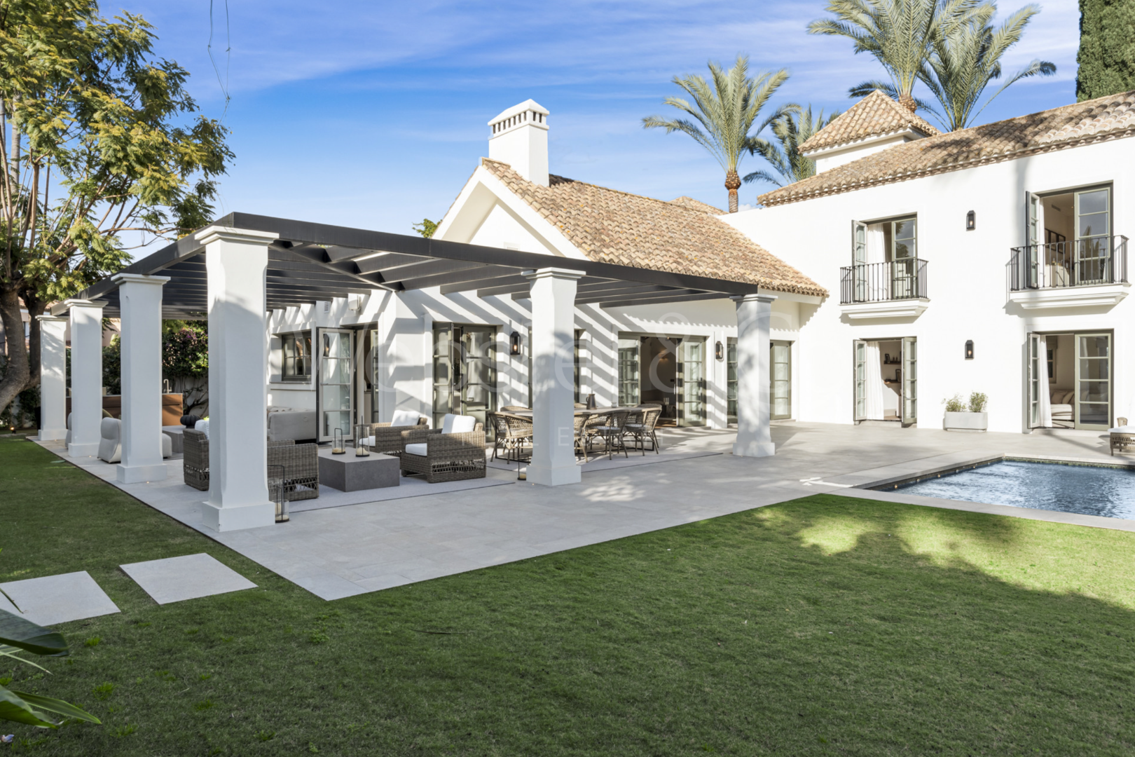 Villa Oasis - French Architecture in Golf Valley