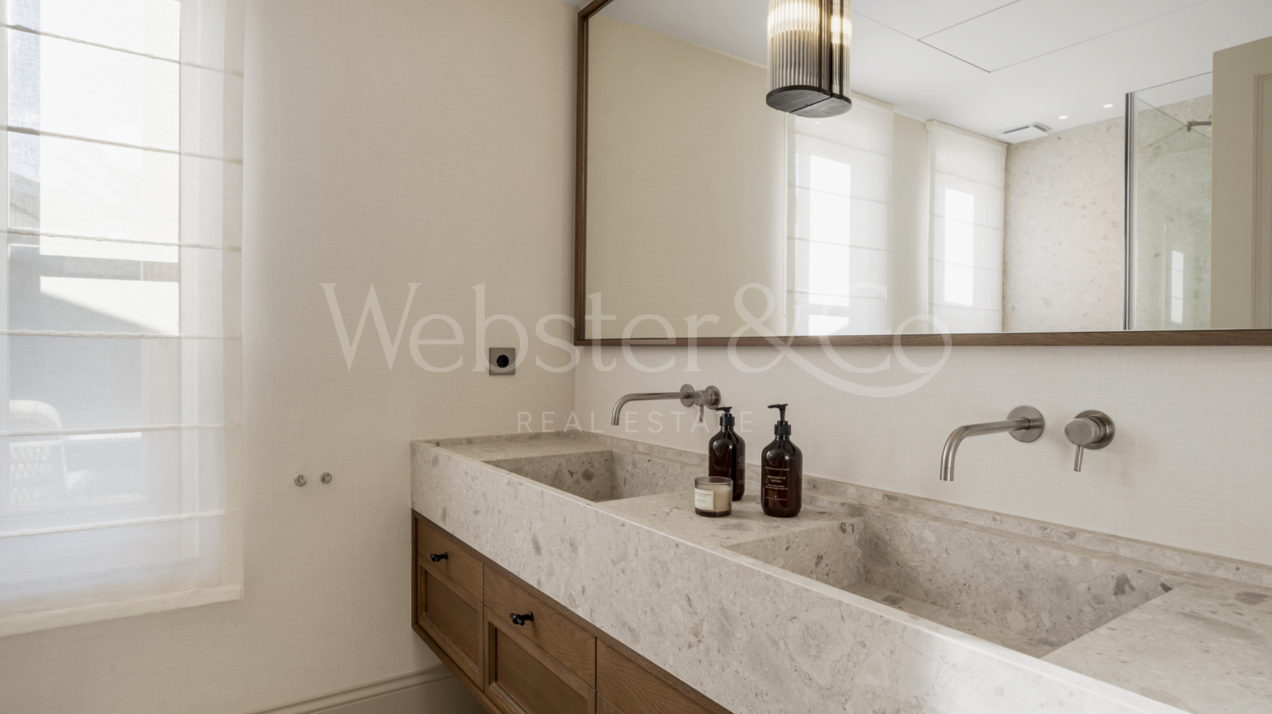 Villa Oasis - French Architecture in Golf Valley