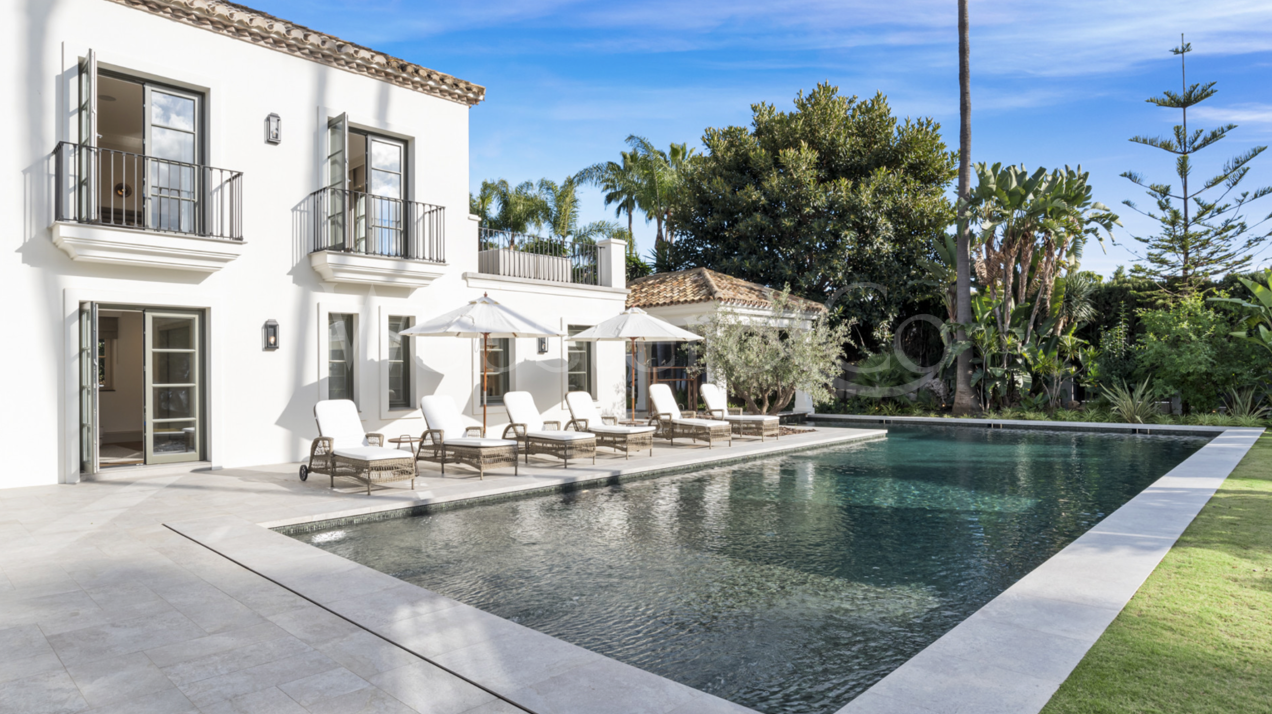 Villa Oasis - French Architecture in Golf Valley