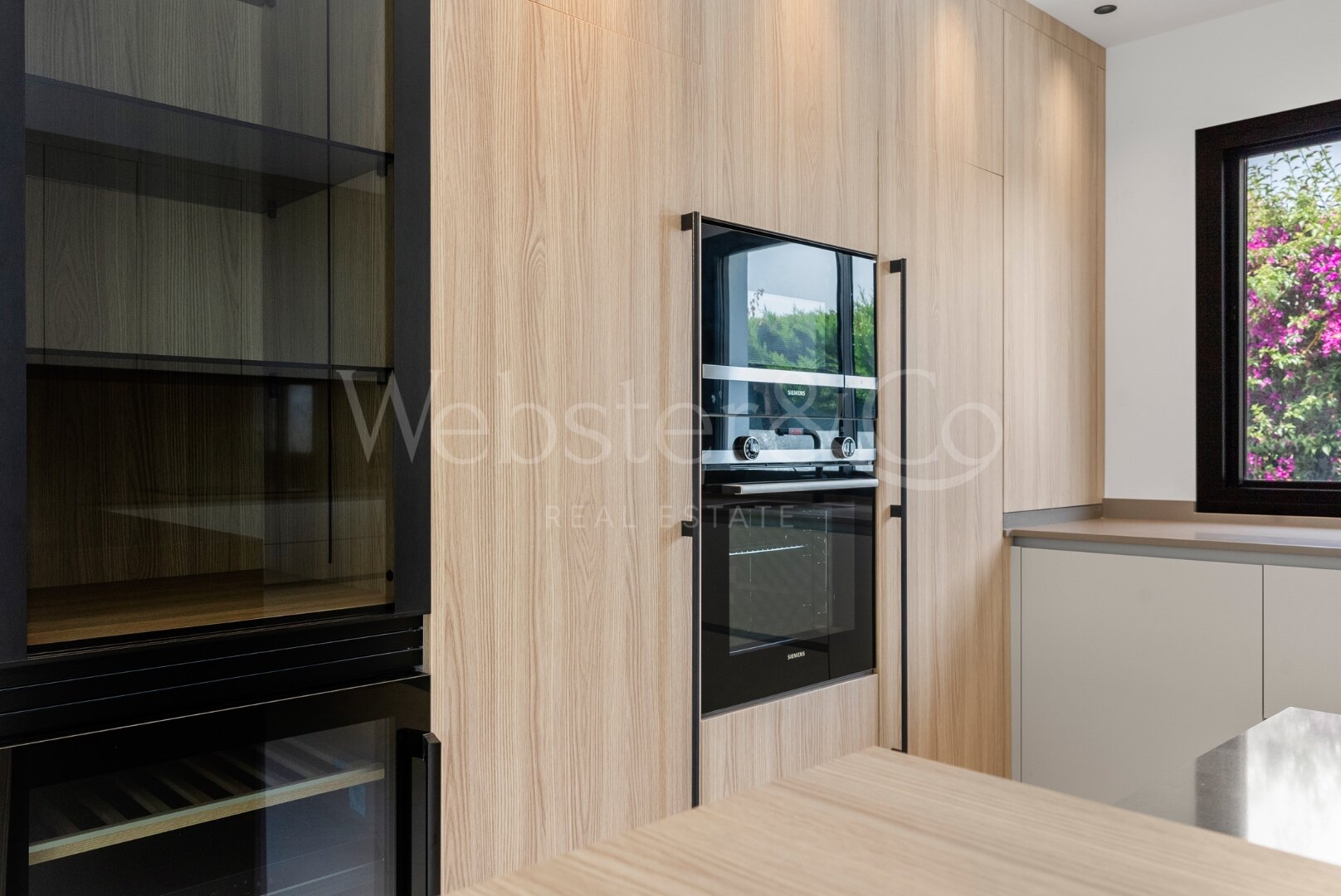 Villa Acqua - Beachside Luxury, The New Golden Mile