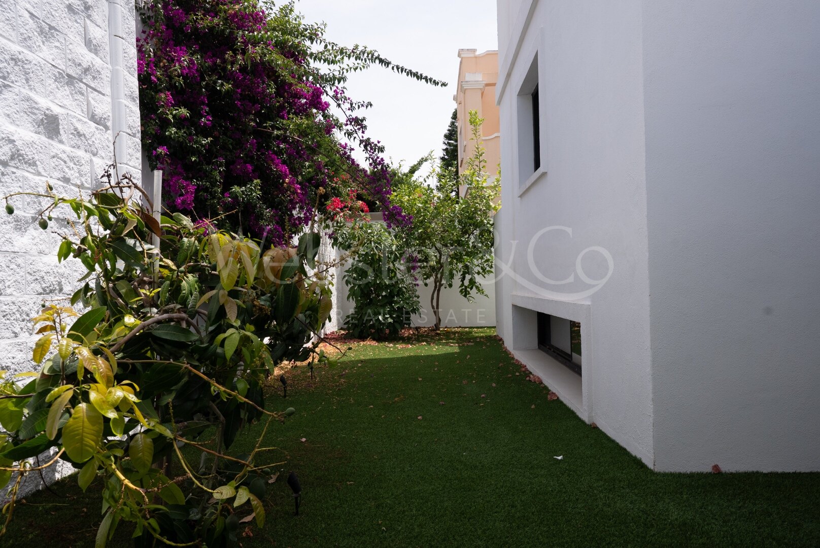 Villa Acqua - Beachside Luxury, The New Golden Mile