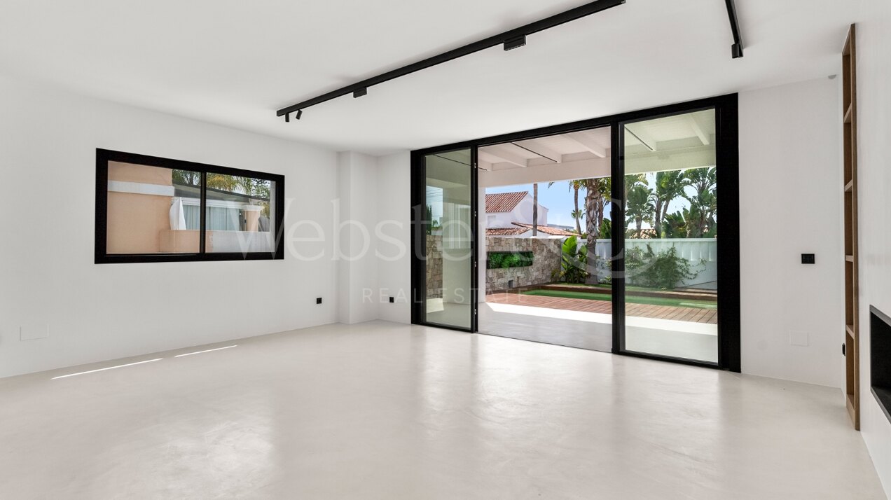 Villa Acqua - Beachside Luxury, The New Golden Mile