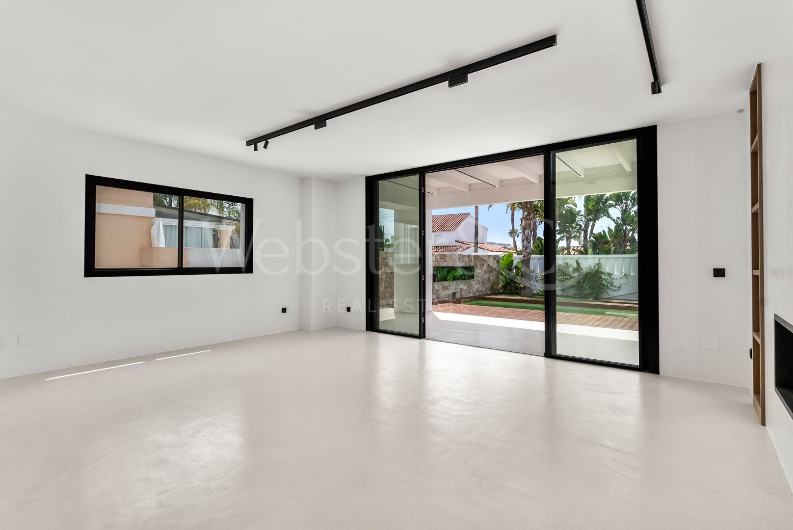 Villa Acqua - Beachside Luxury, The New Golden Mile