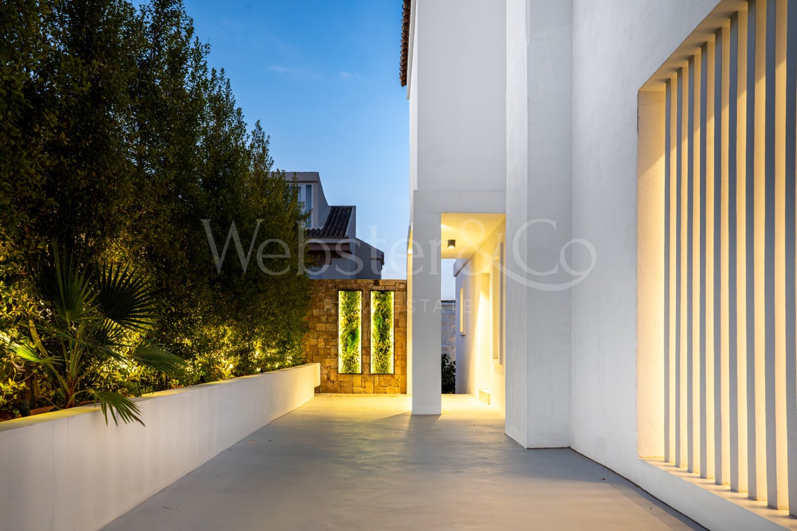 Villa Acqua - Beachside Luxury, The New Golden Mile