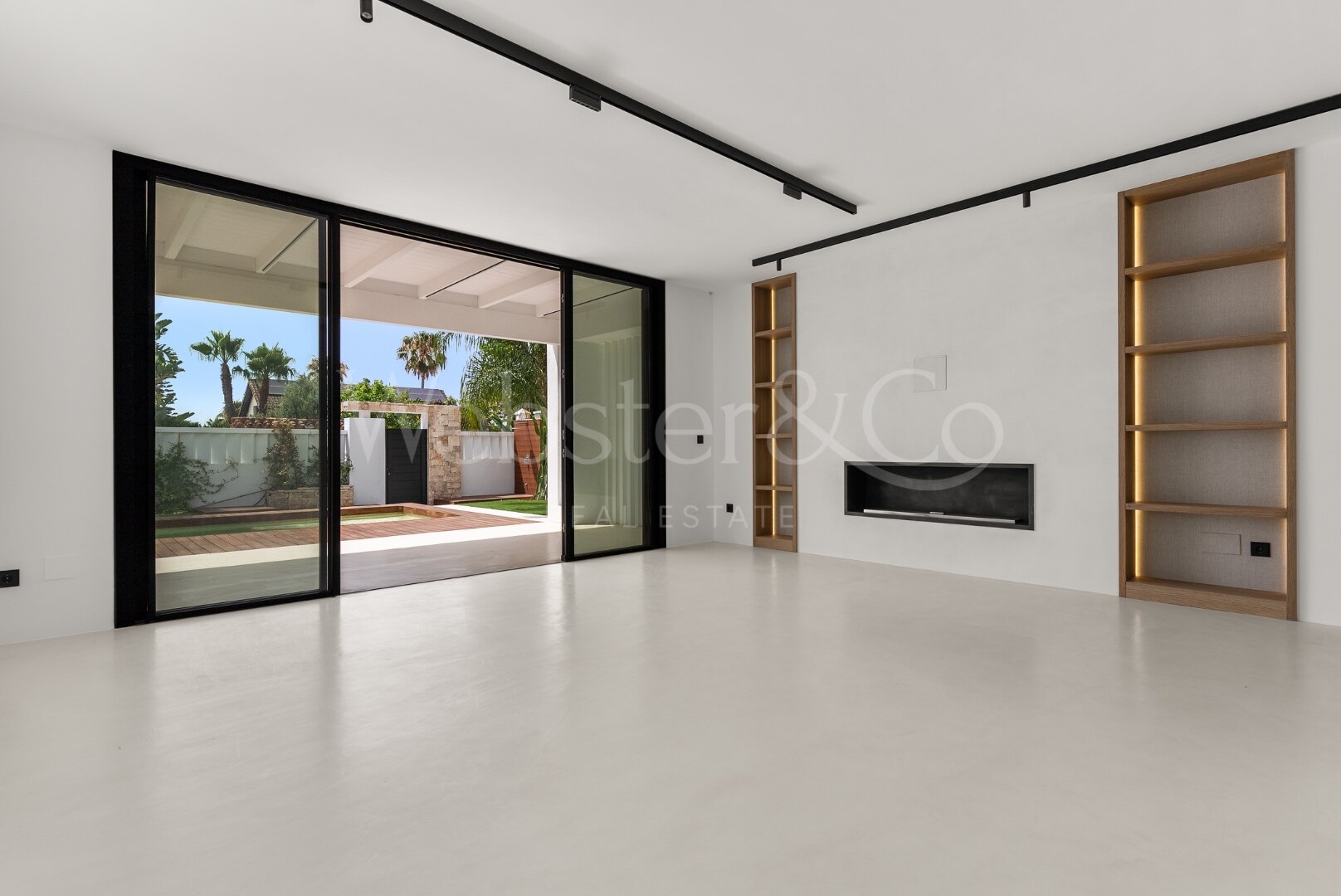 Villa Acqua - Beachside Luxury, The New Golden Mile