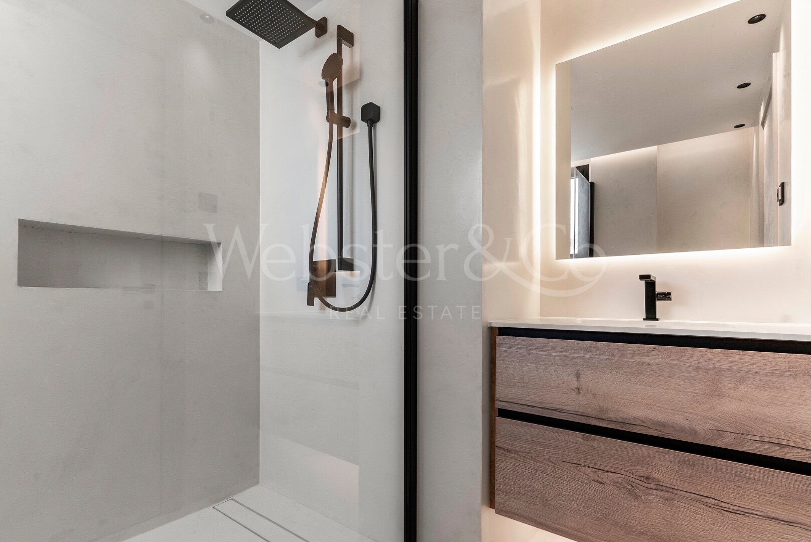 Villa Acqua - Beachside Luxury, The New Golden Mile