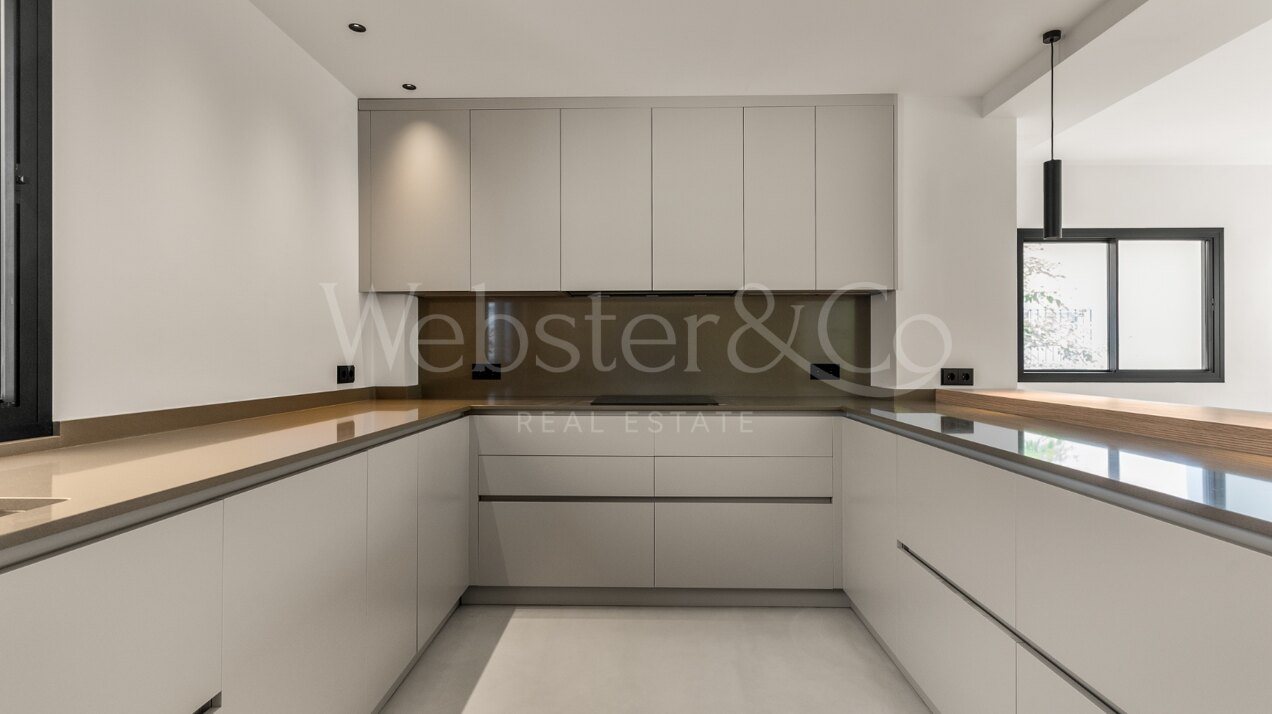 Villa Acqua - Beachside Luxury, The New Golden Mile