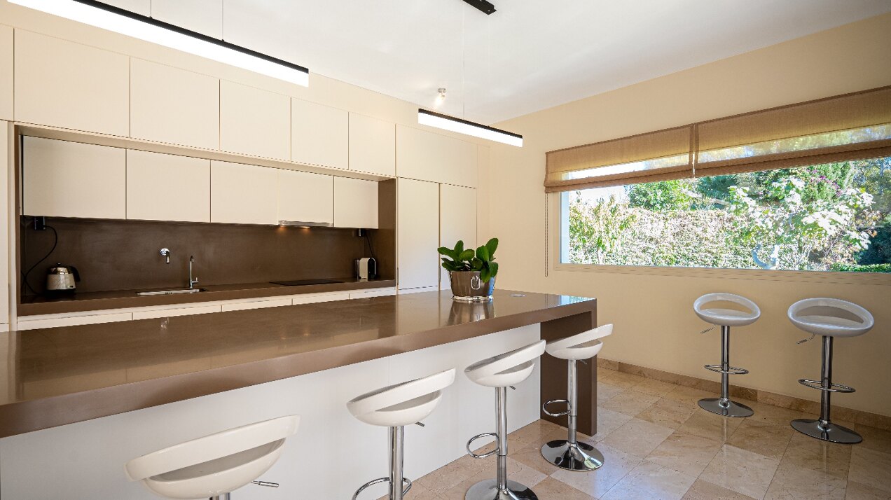 Villa Elysee - elegant living minutes from the beach