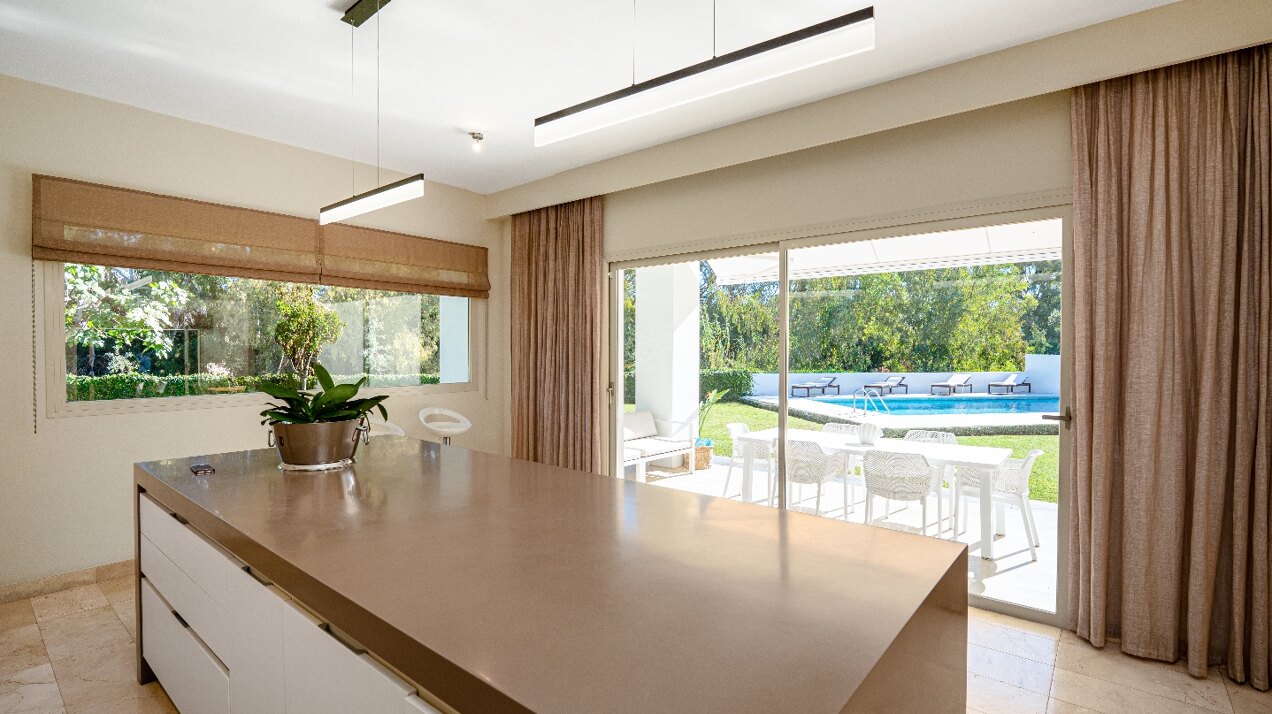 Villa Elysee - elegant living minutes from the beach
