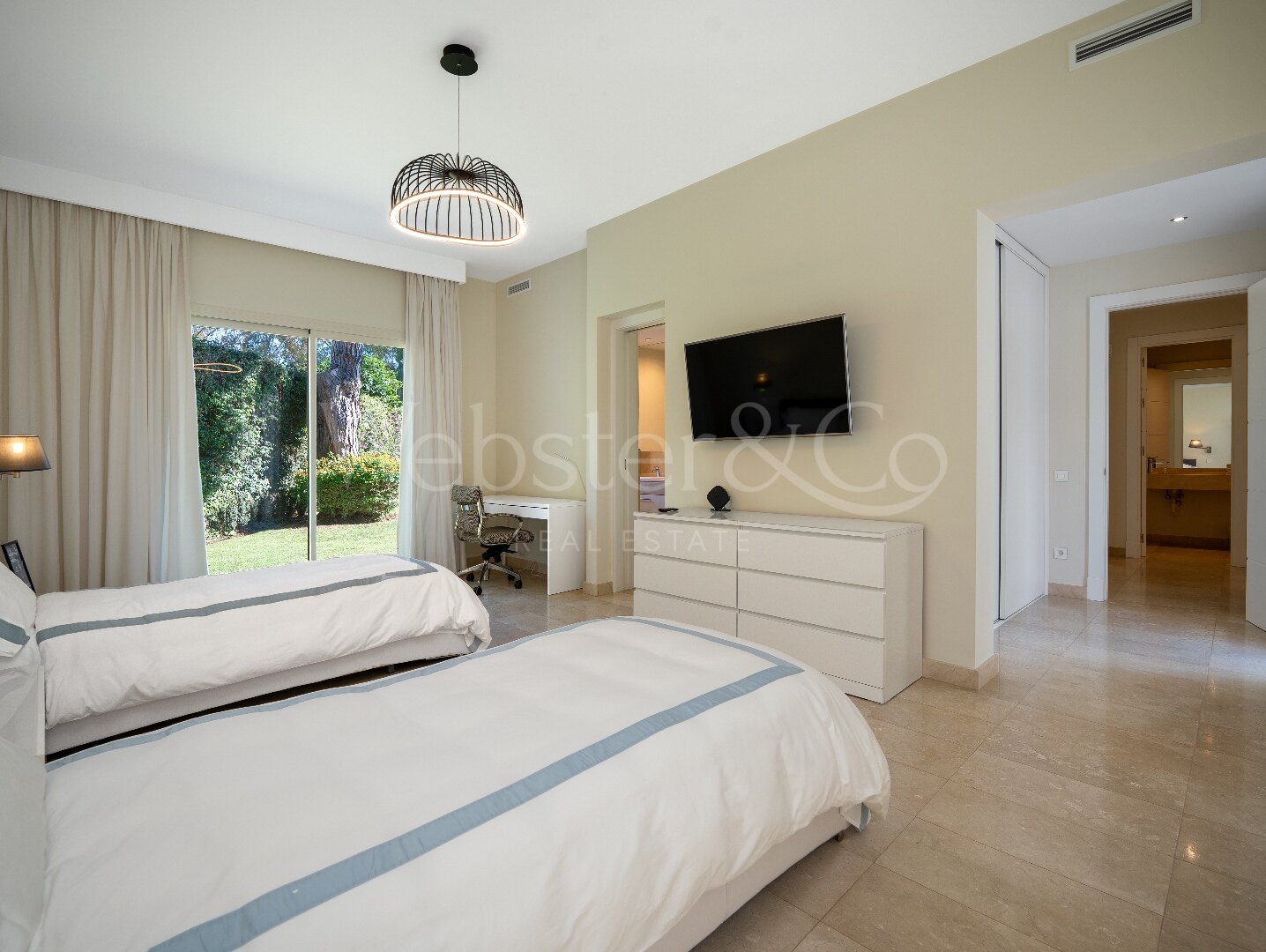 Villa Elysee – Hogar Elegante en Guadalmina Baja