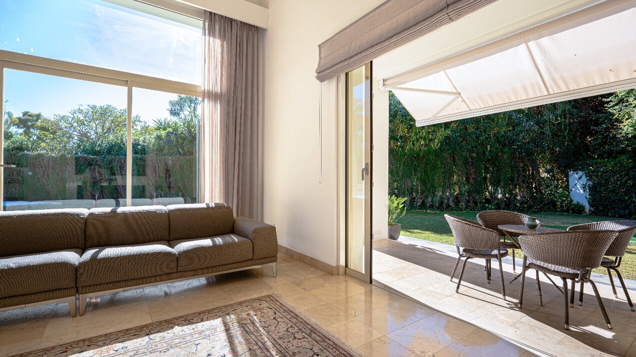 Villa Elysee - elegant living minutes from the beach