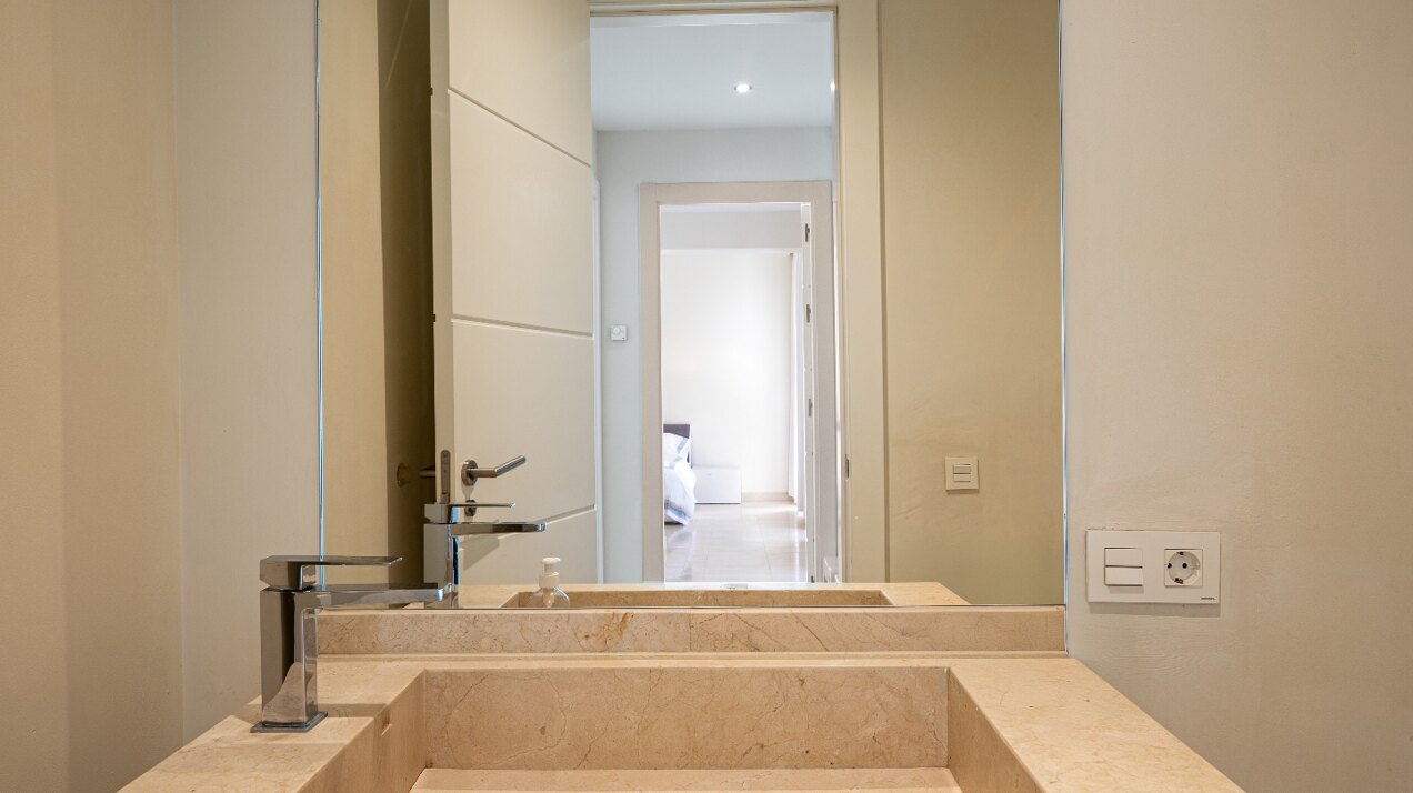 Villa Elysee - elegant living minutes from the beach