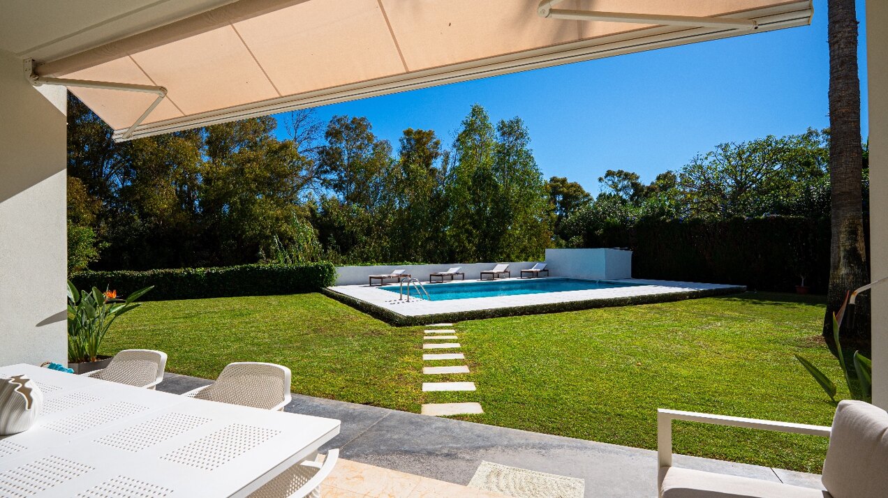 Villa Elysee - elegant living minutes from the beach