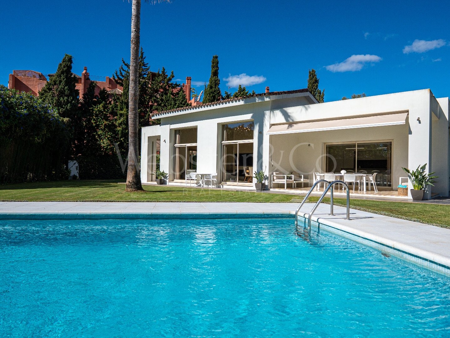 Villa Elysee – Hogar Elegante en Guadalmina Baja