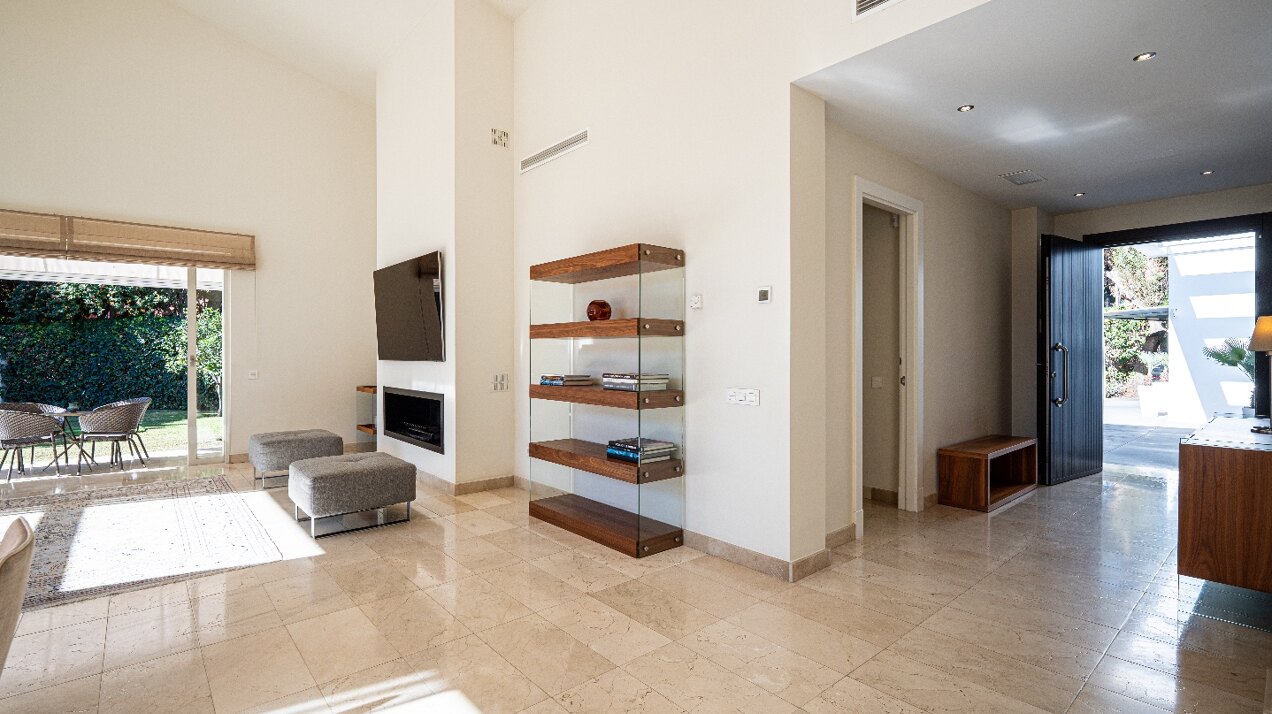 Villa Elysee - elegant living minutes from the beach