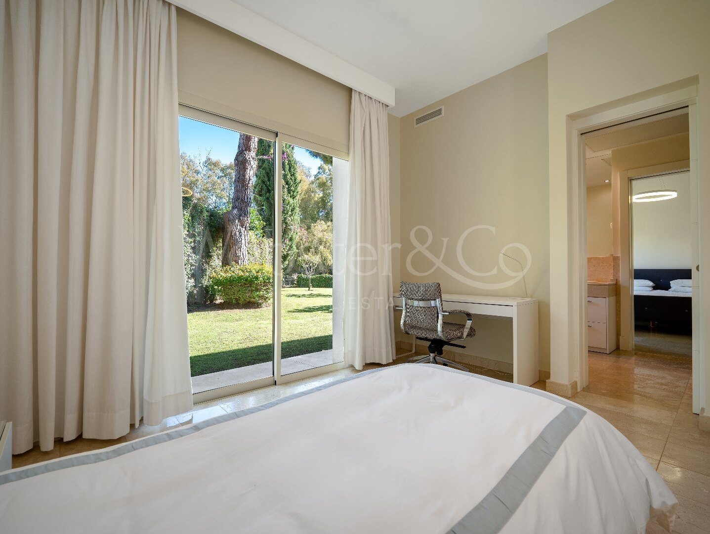 Villa Elysee – Hogar Elegante en Guadalmina Baja