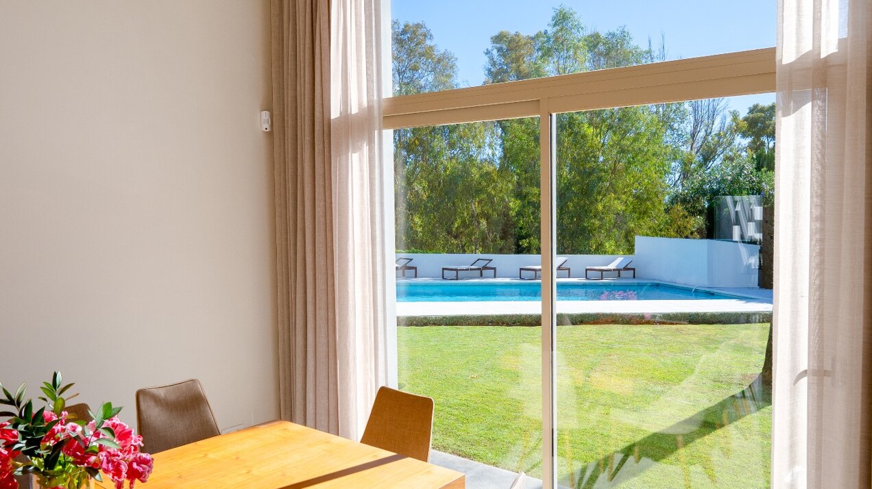 Villa Elysee - elegant living minutes from the beach