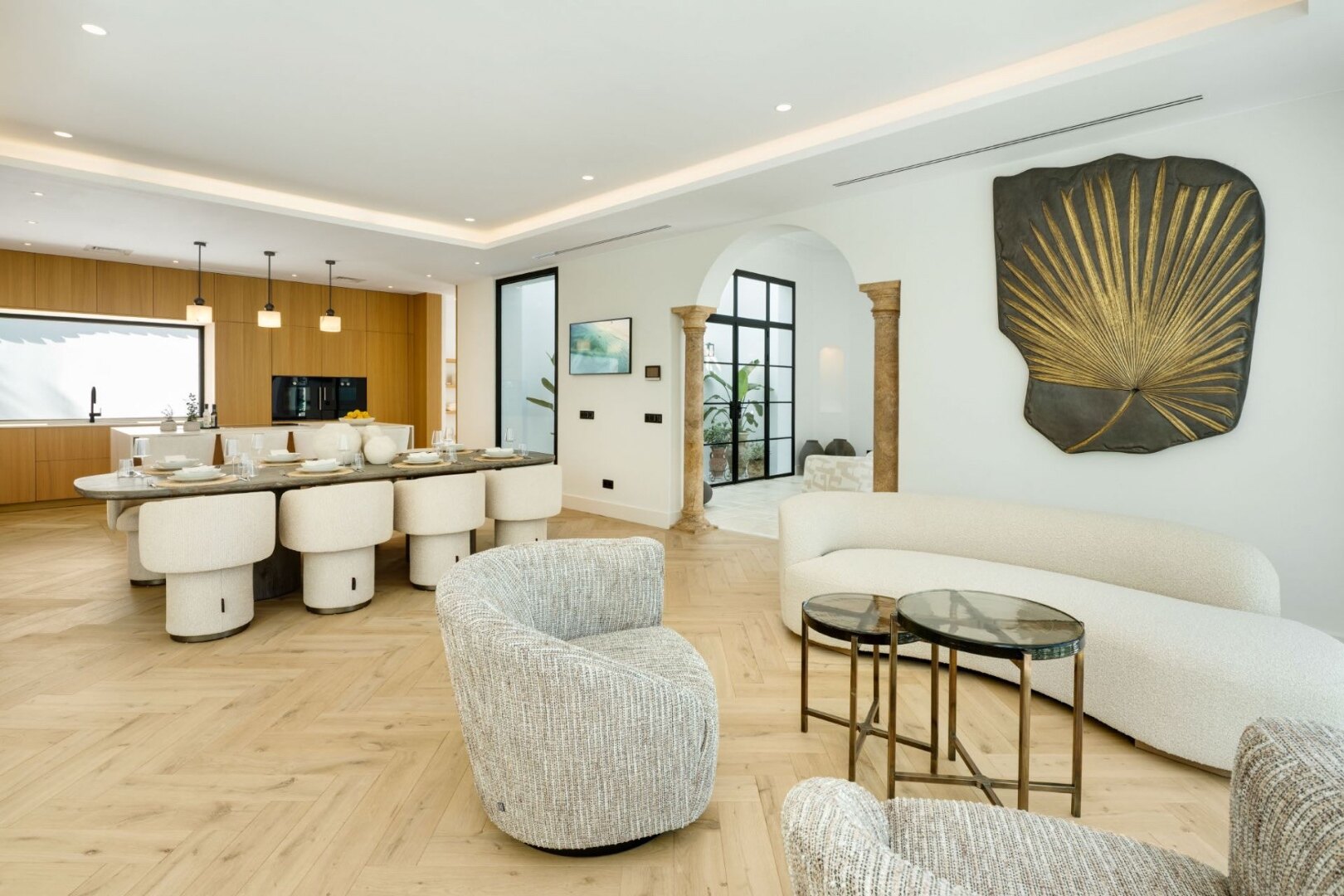 Villa Skyfall - Elegant Luxury in El Herrojo Alto