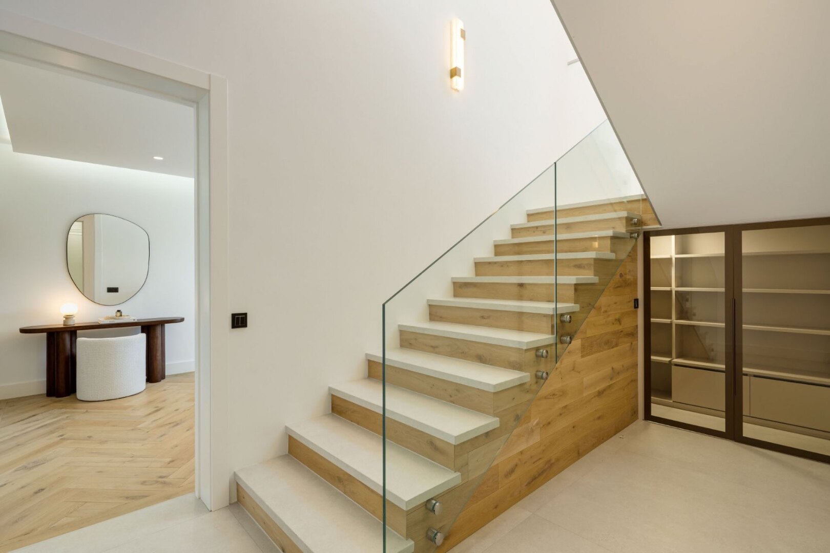 Villa Skyfall - Elegant Luxury in El Herrojo Alto