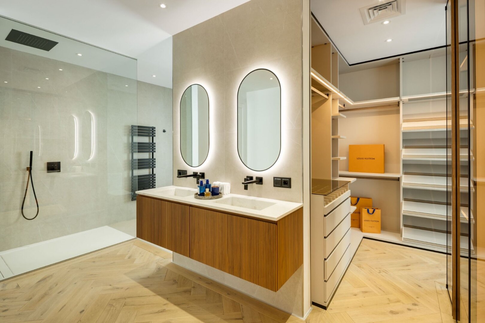 Villa Skyfall - Elegant Luxury in El Herrojo Alto