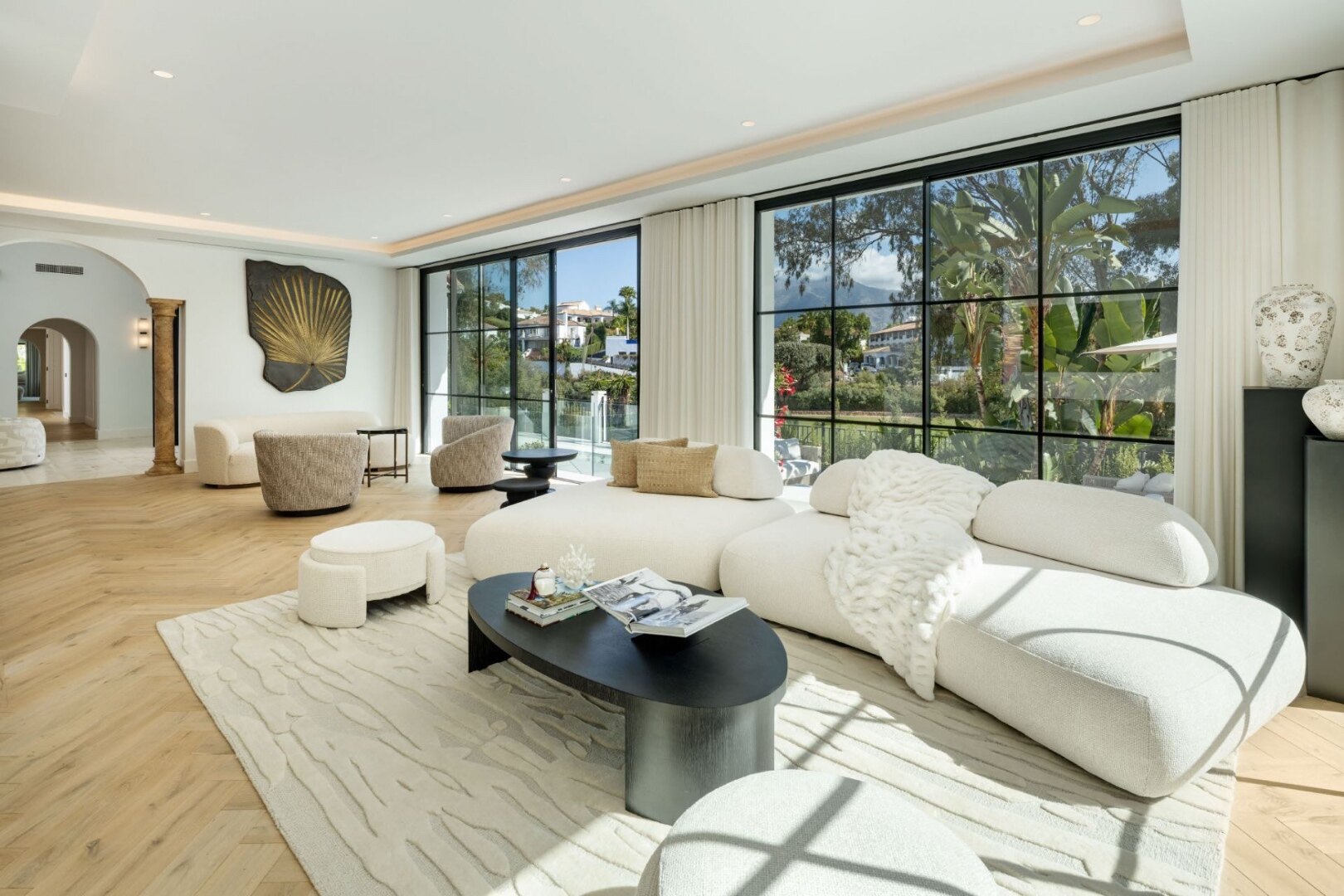 Villa Skyfall - Elegant Luxury in El Herrojo Alto