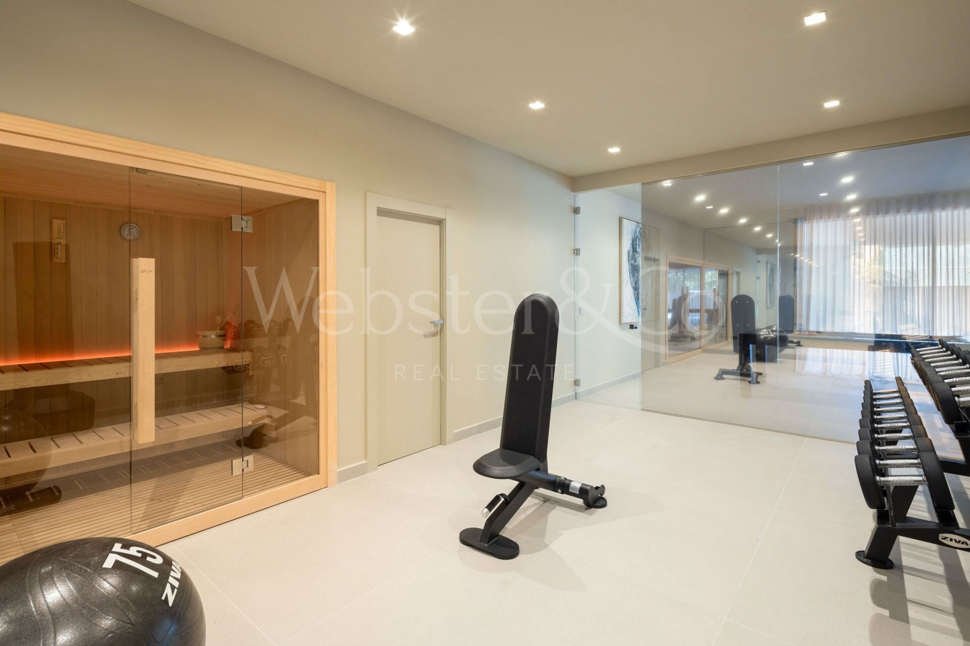 Villa Amara - Modern Property in Los Flamingos